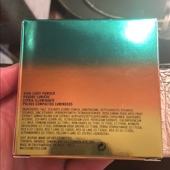 NIB! Mac Cosmetics Wash & Dry Collection Highlight Powder In Color Freshen Up. - Picture 8 of 8